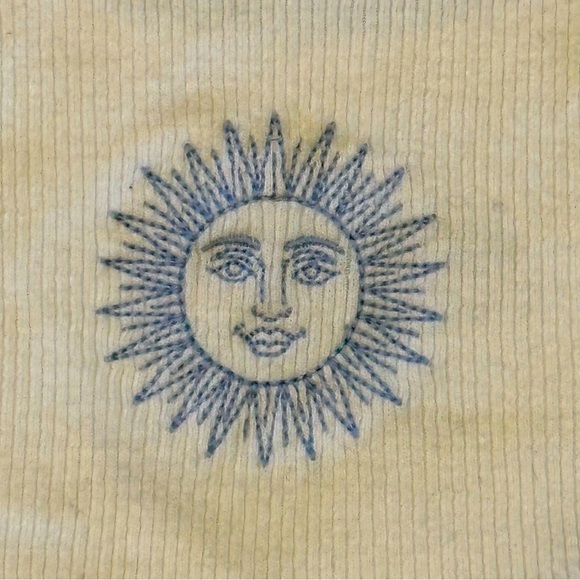 Hollister XS Celestial Sun Graphic Ribbed Tank Top with Side Ties - Picture 4 of 5